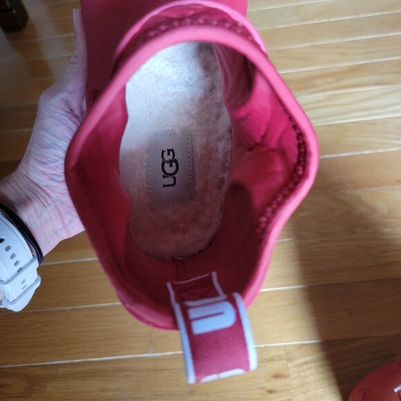 UGG red booties size 8 - Picture 3 of 4